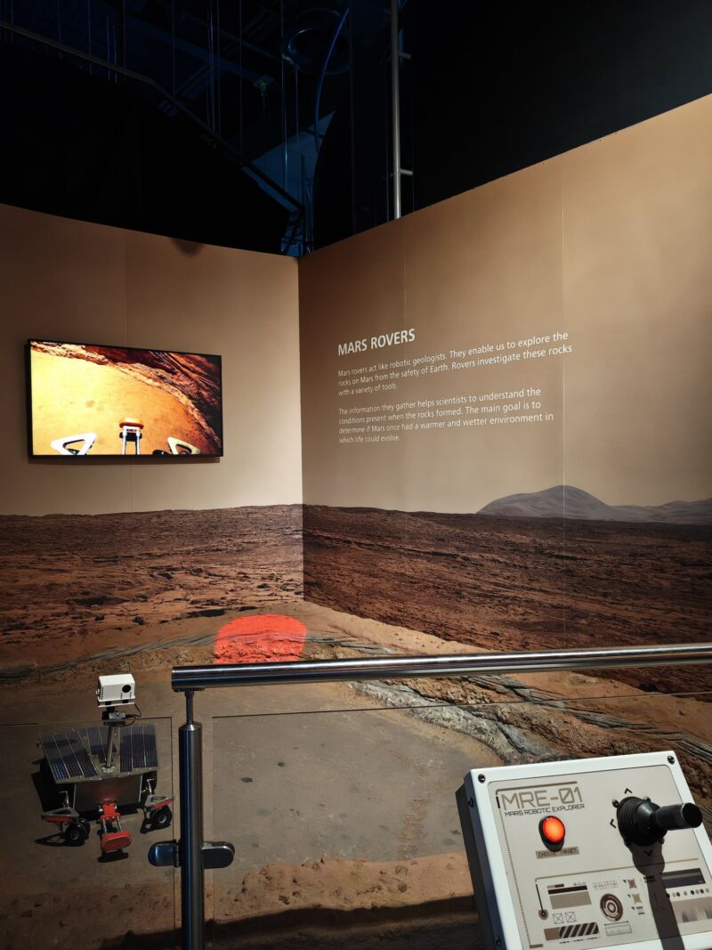 Image for the Tweet beginning: New gallery open at grant